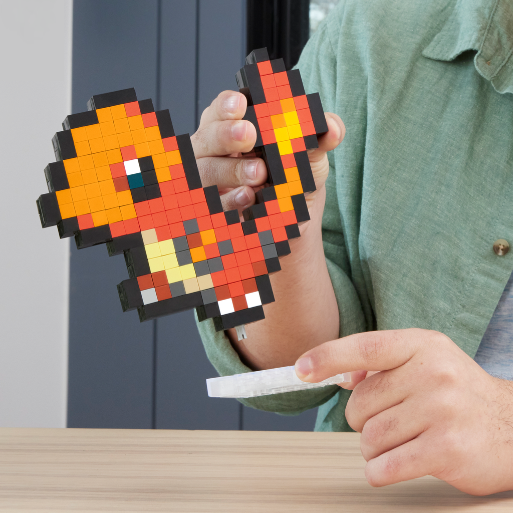 MEGA Pokémon Charmander Building Toy Kit (349 Pieces) Retro Set For Collectors